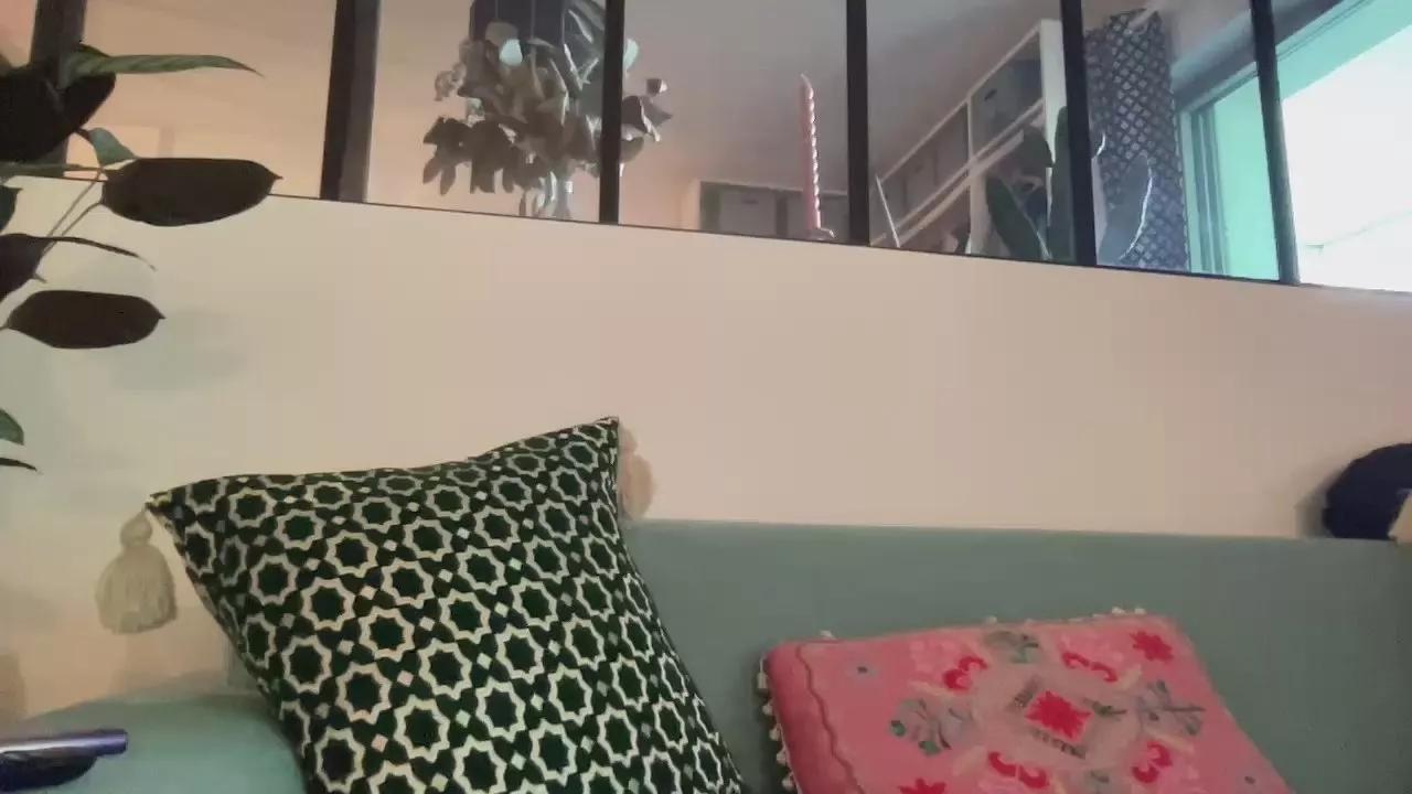 KiinkyBtm on Cam4 