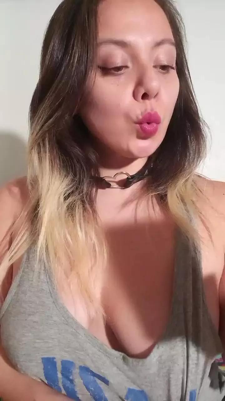 KimieChan on Cam4 