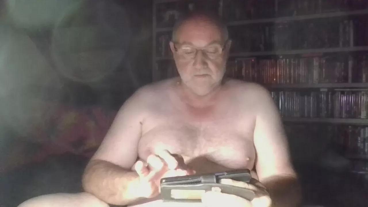 Offline king5859 on Cam4