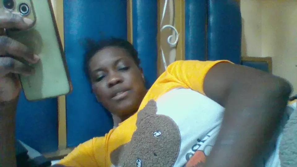 Offline Kinkydiva1 on Cam4