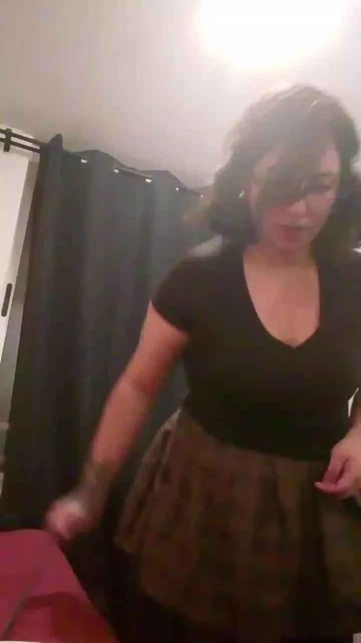 KreepyH0e_ on Cam4 