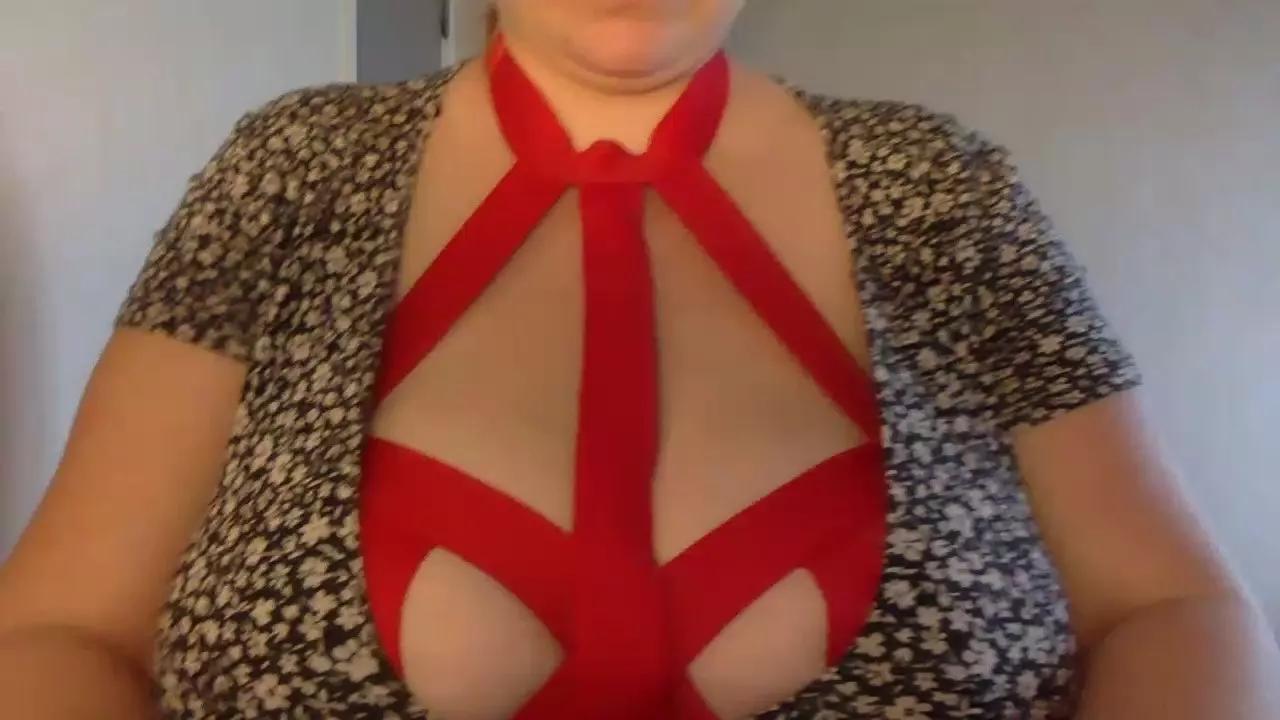 Offline LacoquineDu63 on Cam4