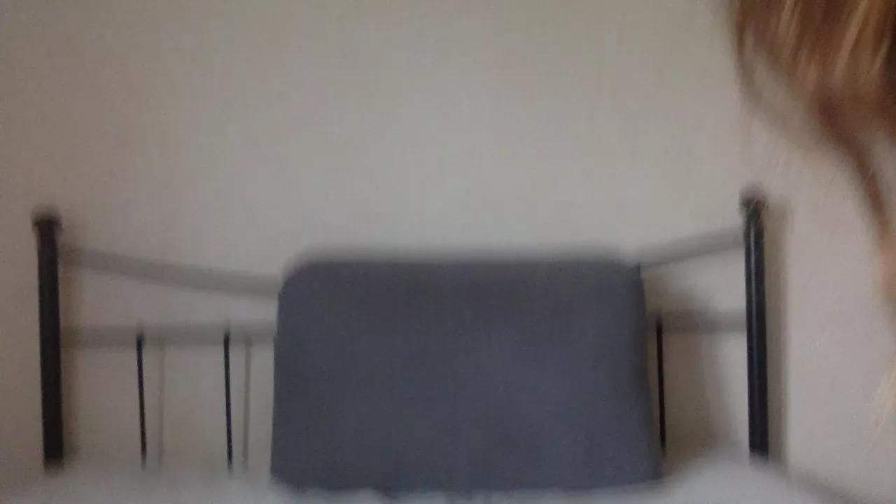 Offline LacoquineDu63 on Cam4