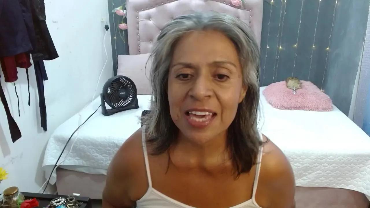 lalisha_96 on Cam4 