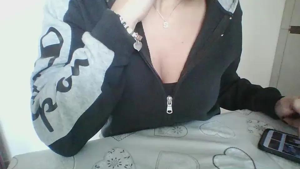 Laricciia78 — Freechat on Cam4