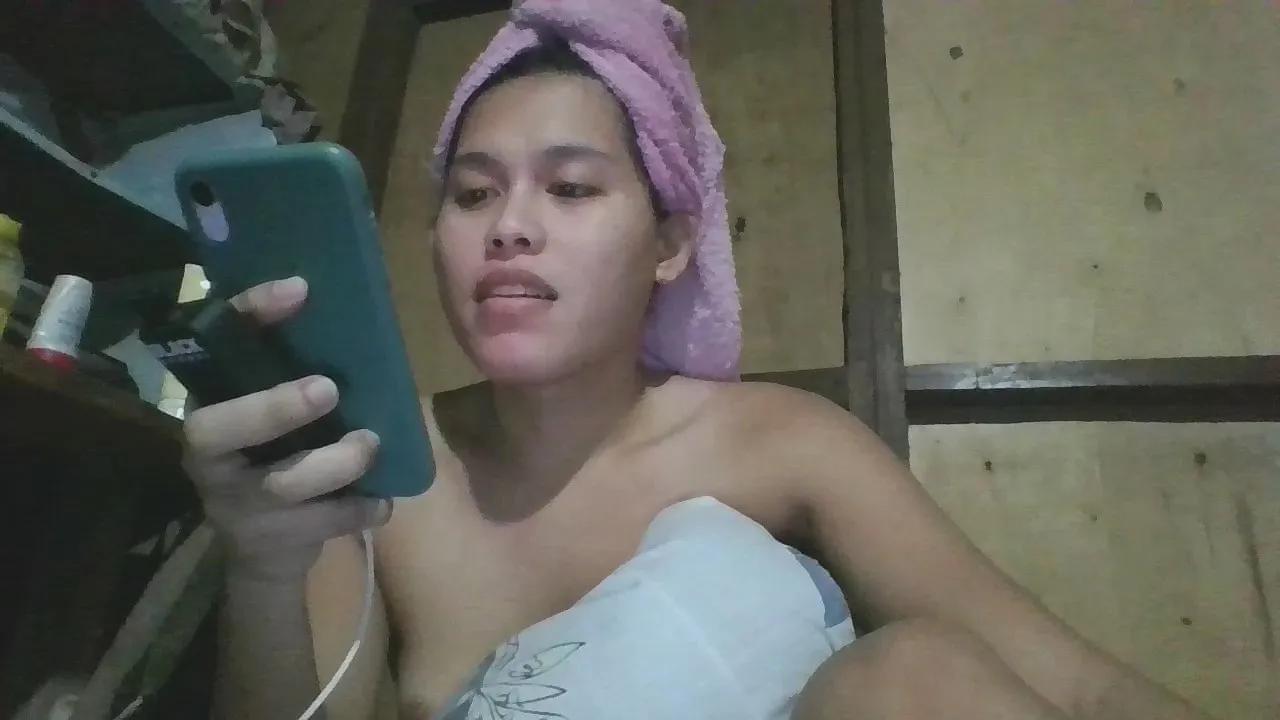 Offline larissah99 on Cam4