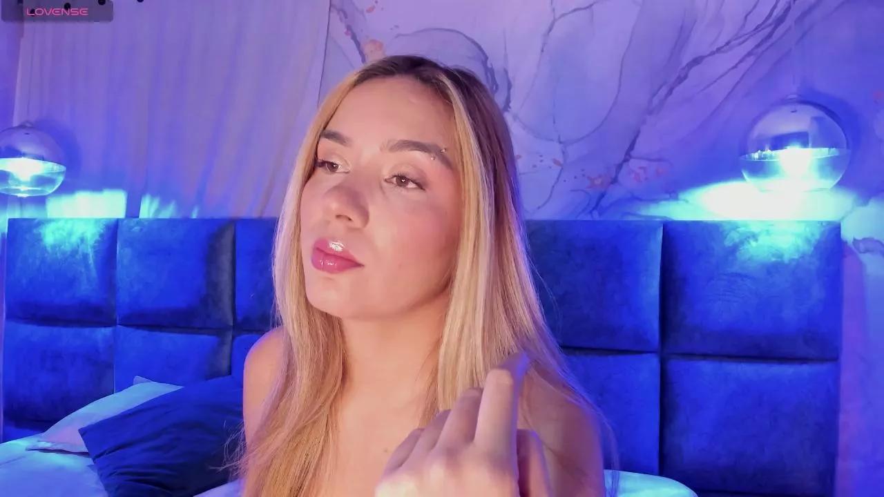 LarissaNovikova on Cam4 