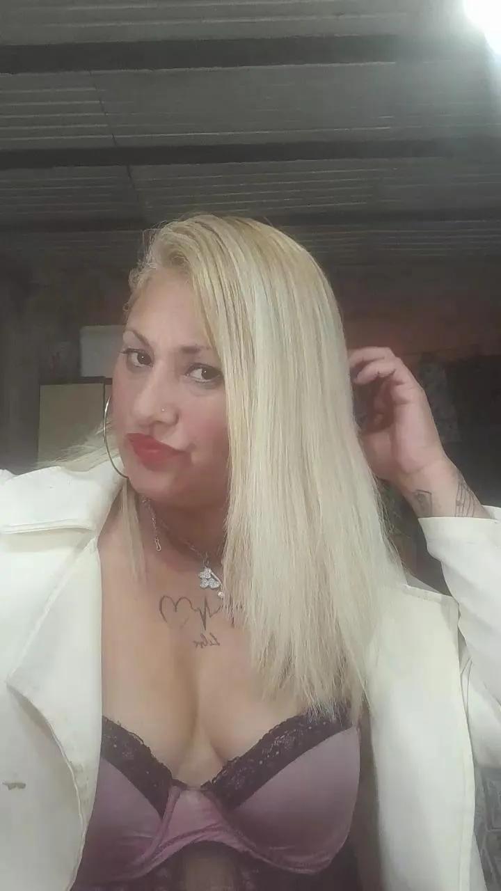 Cam4 larubia1985 is Freechat larubia1985 — Freechat on Cam4