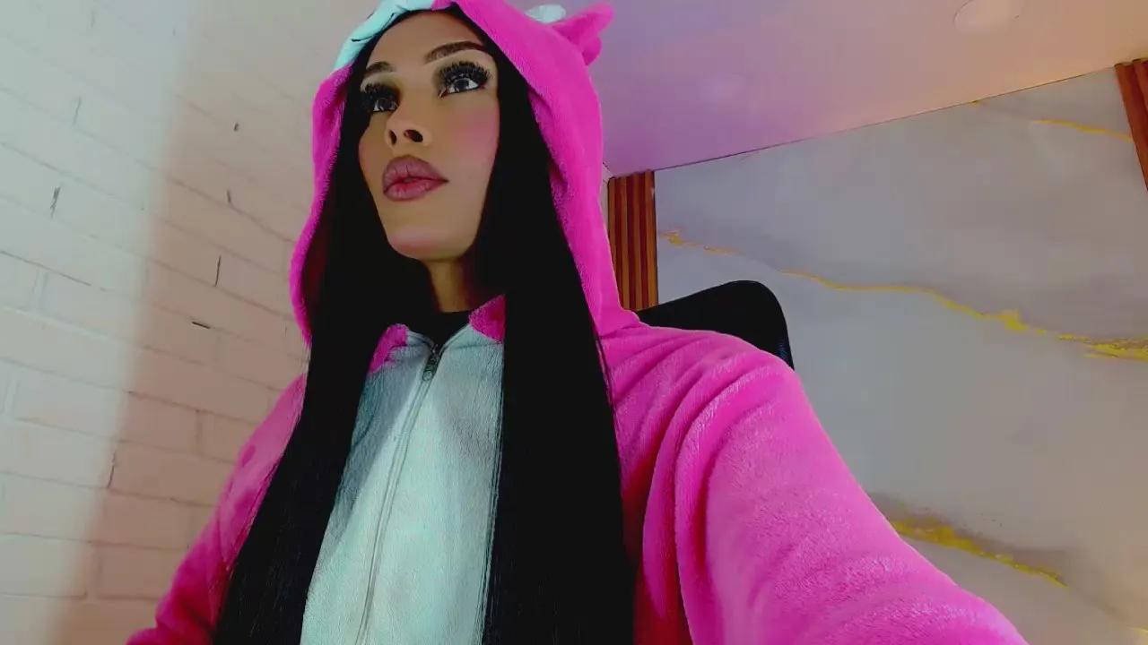 latina_megan —  #squirt #deepthroat #pee #anal #gamer #cum #amateur