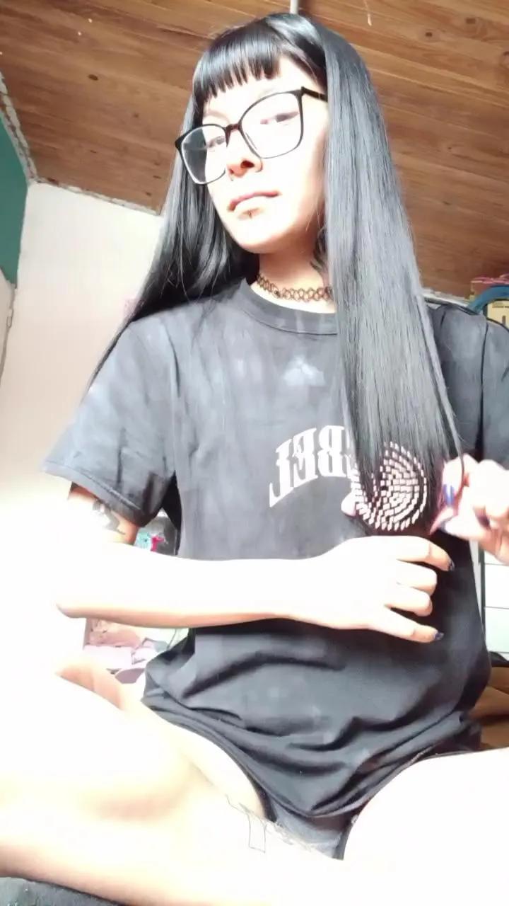 Offline latinakira1 on Cam4