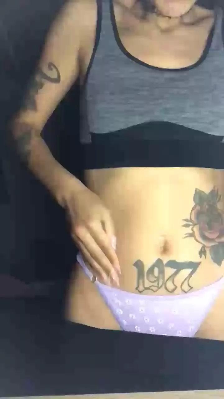 Offline latinakira1 on Cam4