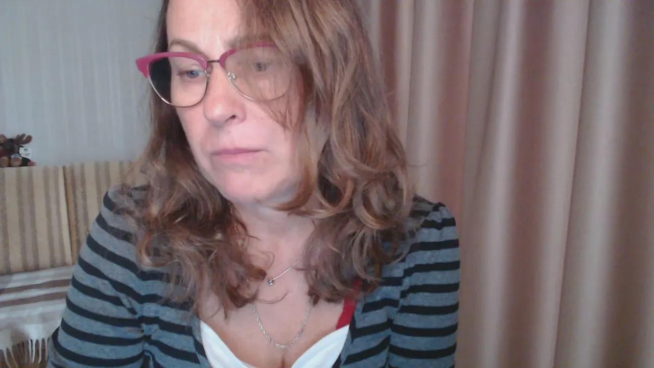 Offline LauraOven on Cam4