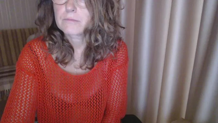 Offline LauraOven on Cam4