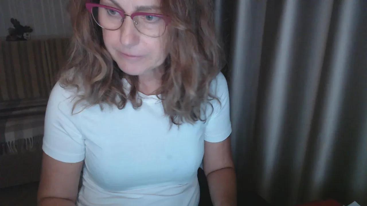 Offline LauraOven on Cam4