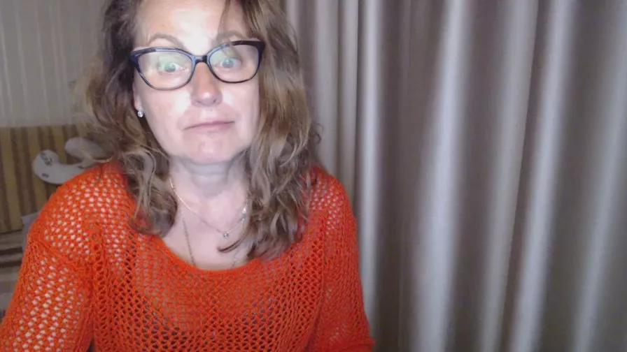 Offline LauraOven on Cam4