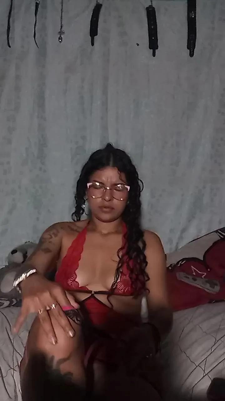 Laurasweet2001 — Freechat on Cam4