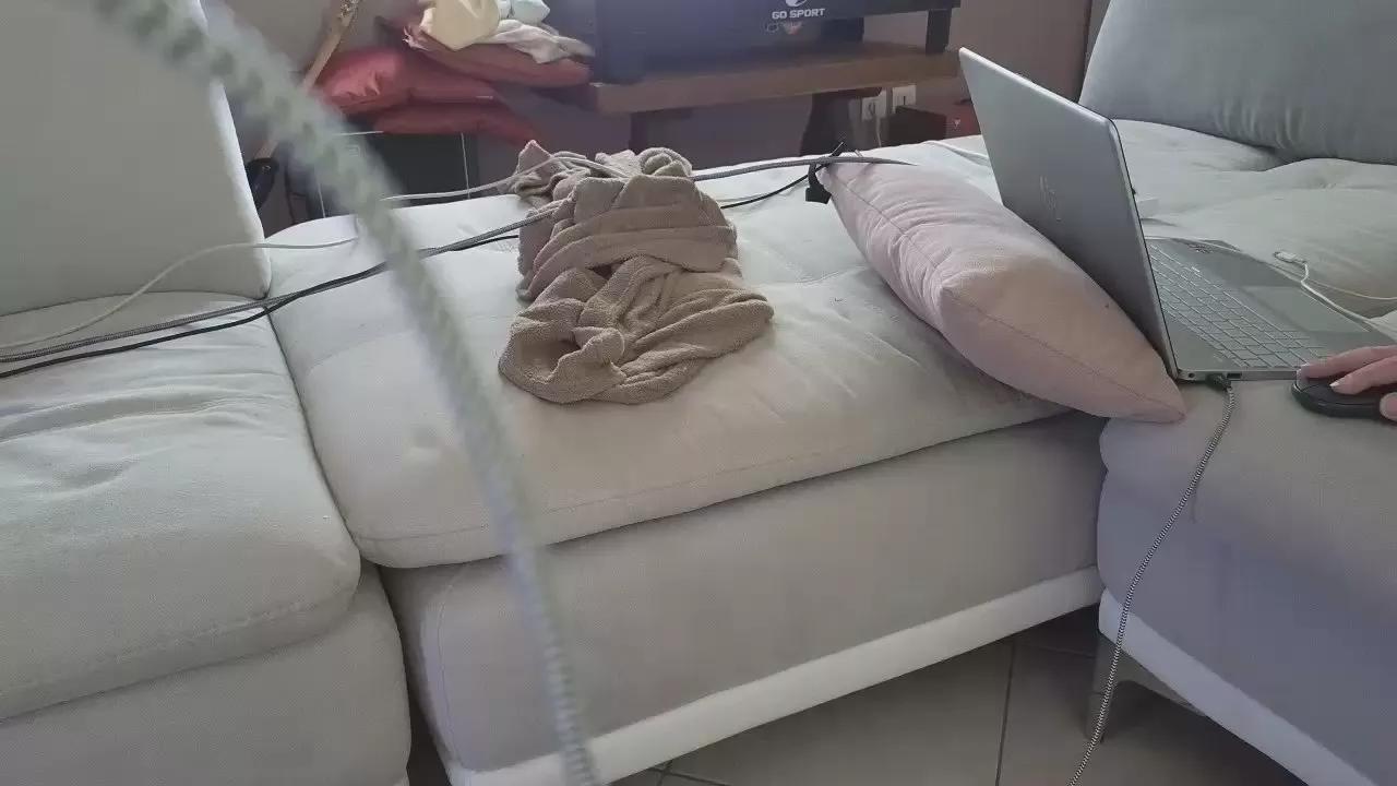 Offline laure47 on Cam4