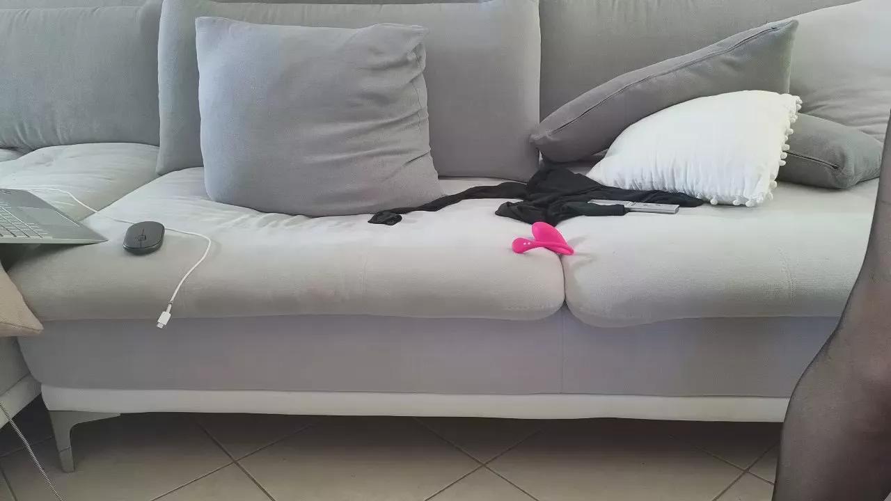 Offline laure47 on Cam4