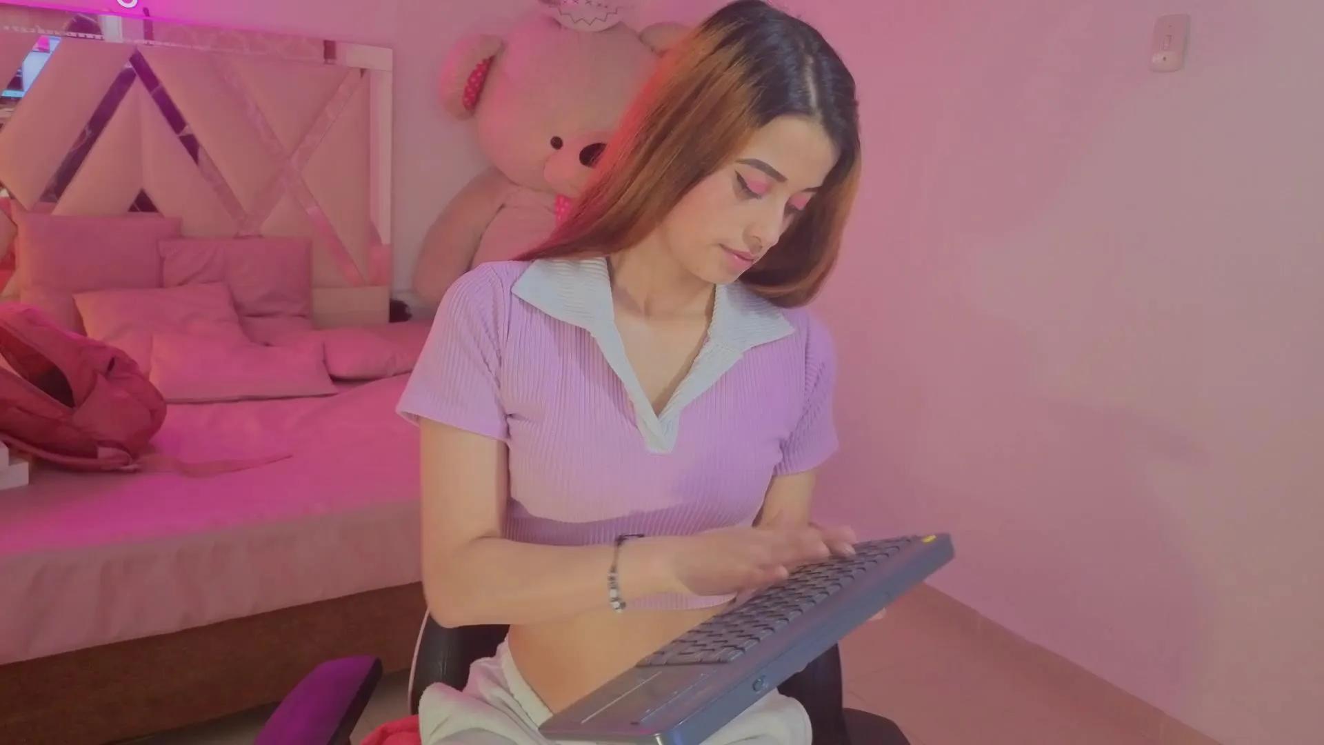 Laylafoxy_tay —  #striptease #cum #ass #pussy #blowjob #cute #pornstar