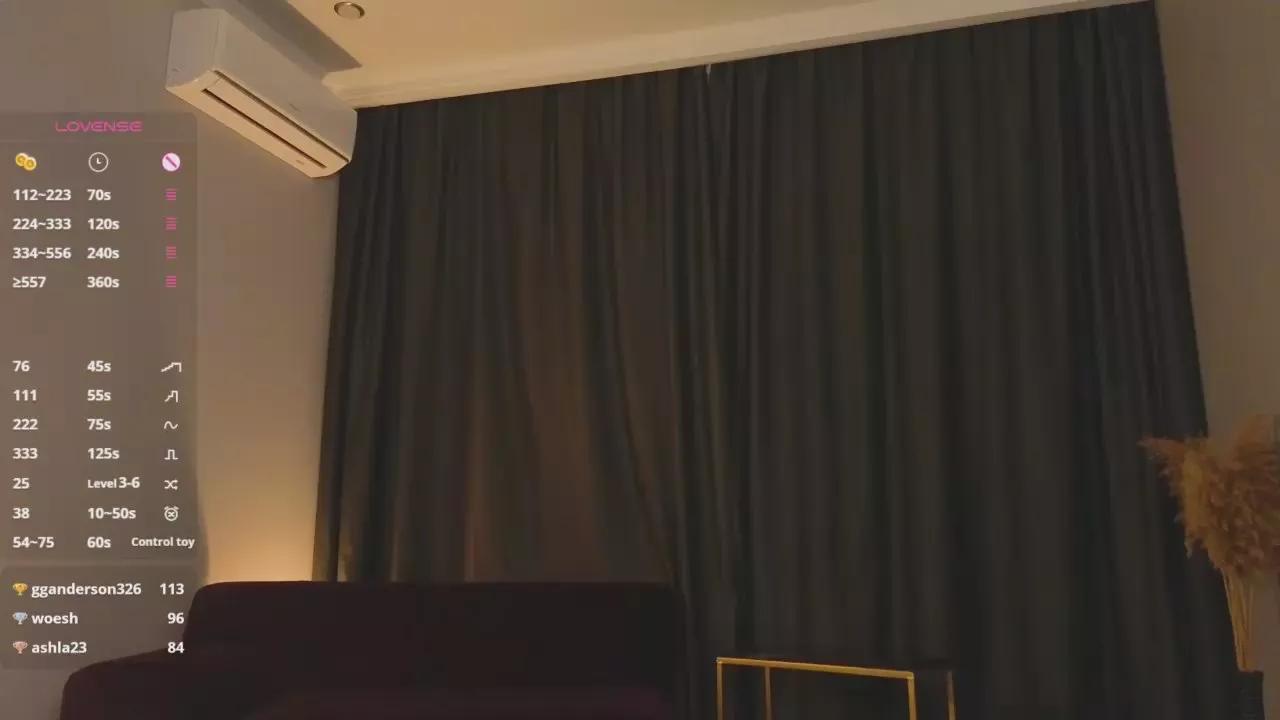LeliaGiusti on Cam4 