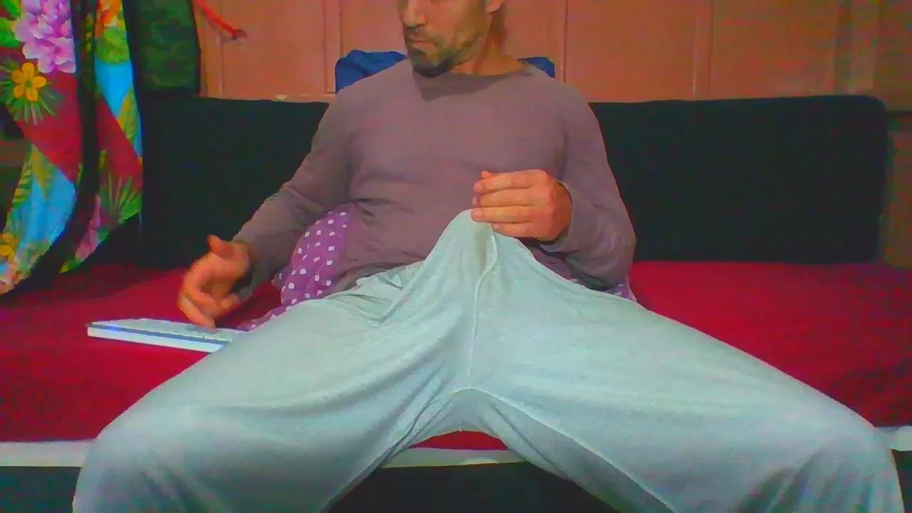 Offline lemao77 on Cam4