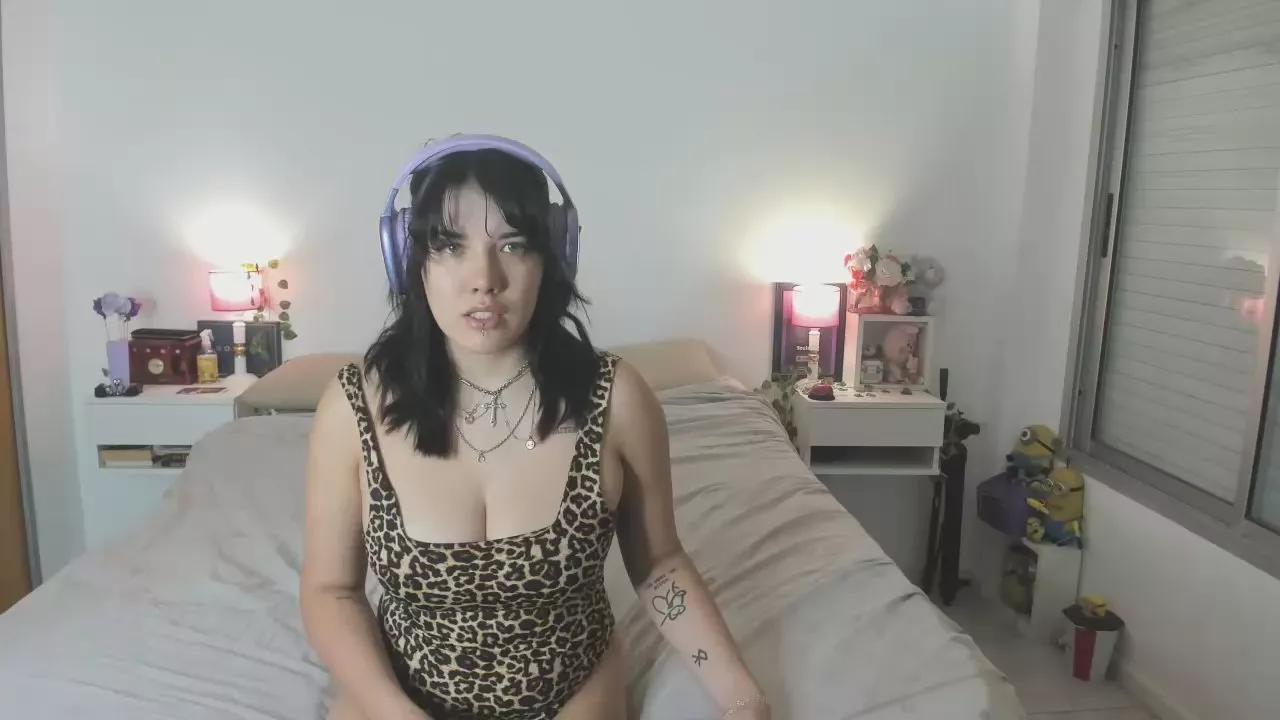 lennamoon on Cam4 