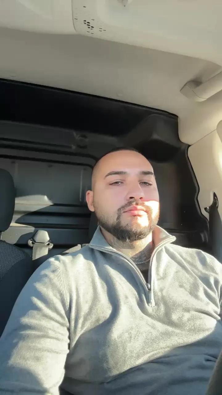 Offline leone338 on Cam4