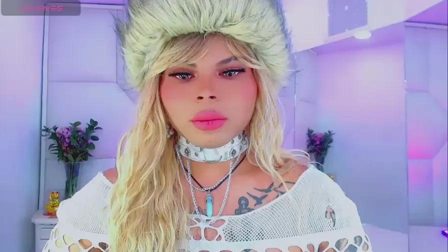 leslychaneldoll on Cam4 