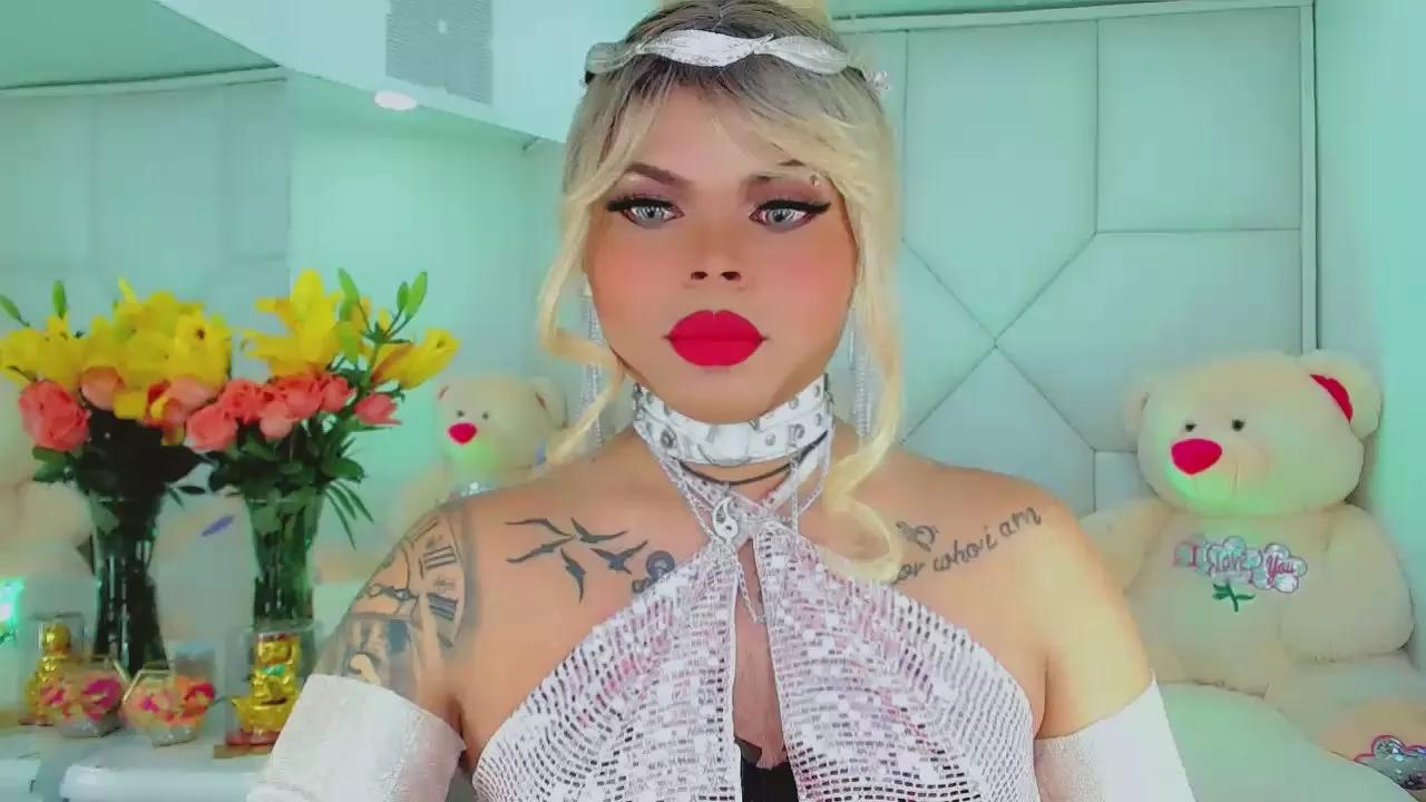 leslychaneldoll on Cam4 