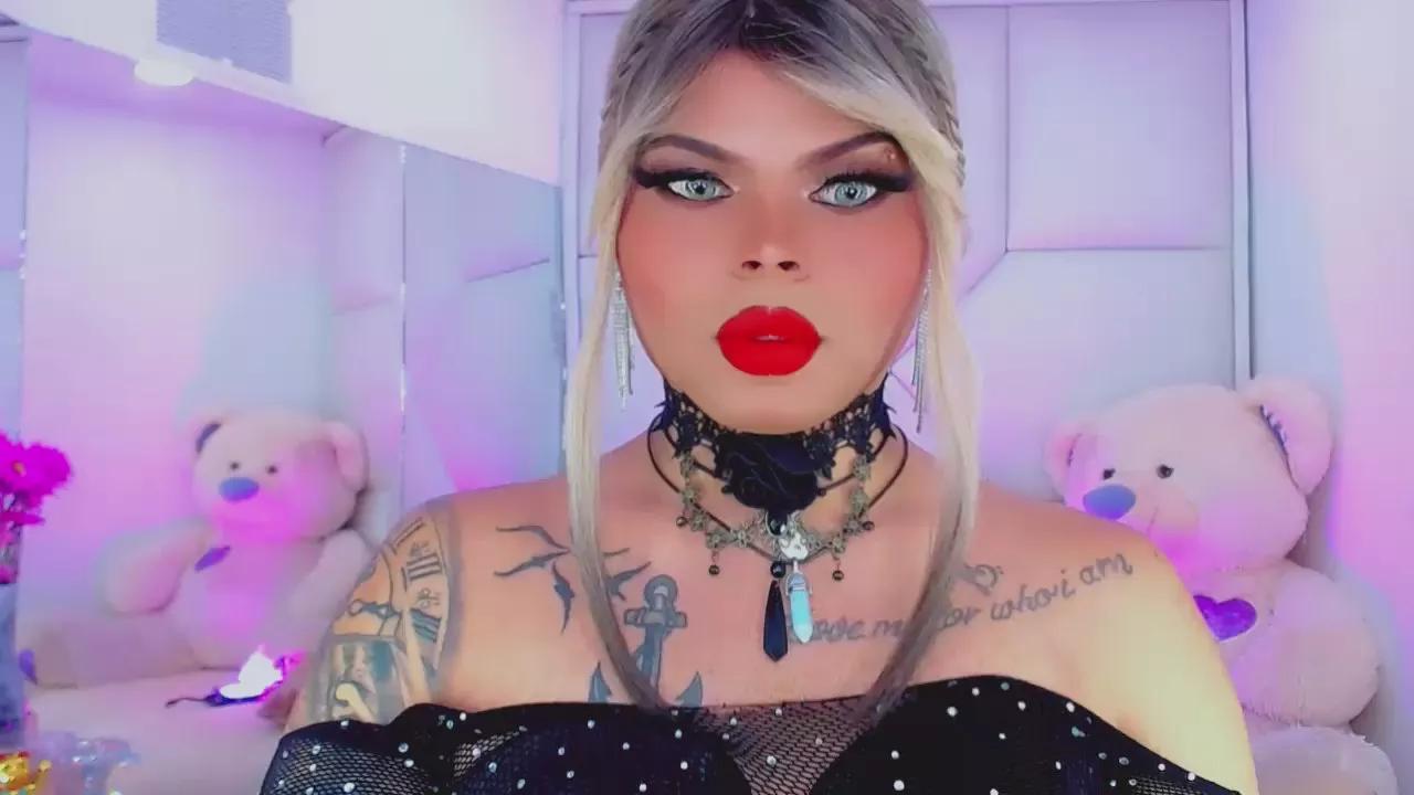 leslychaneldoll on Cam4 