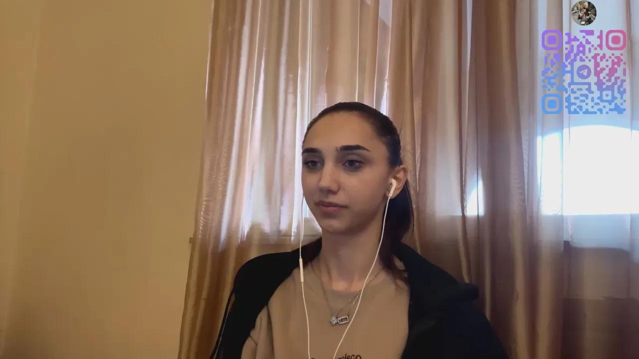 LexieVaka —  #threesome #cosplay #spanking #pornstar #lesbian #bdsm #amateur