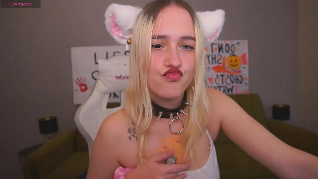 Cam4 LiliElfie  is Freechat  LiliElfie — Freechat on Cam4