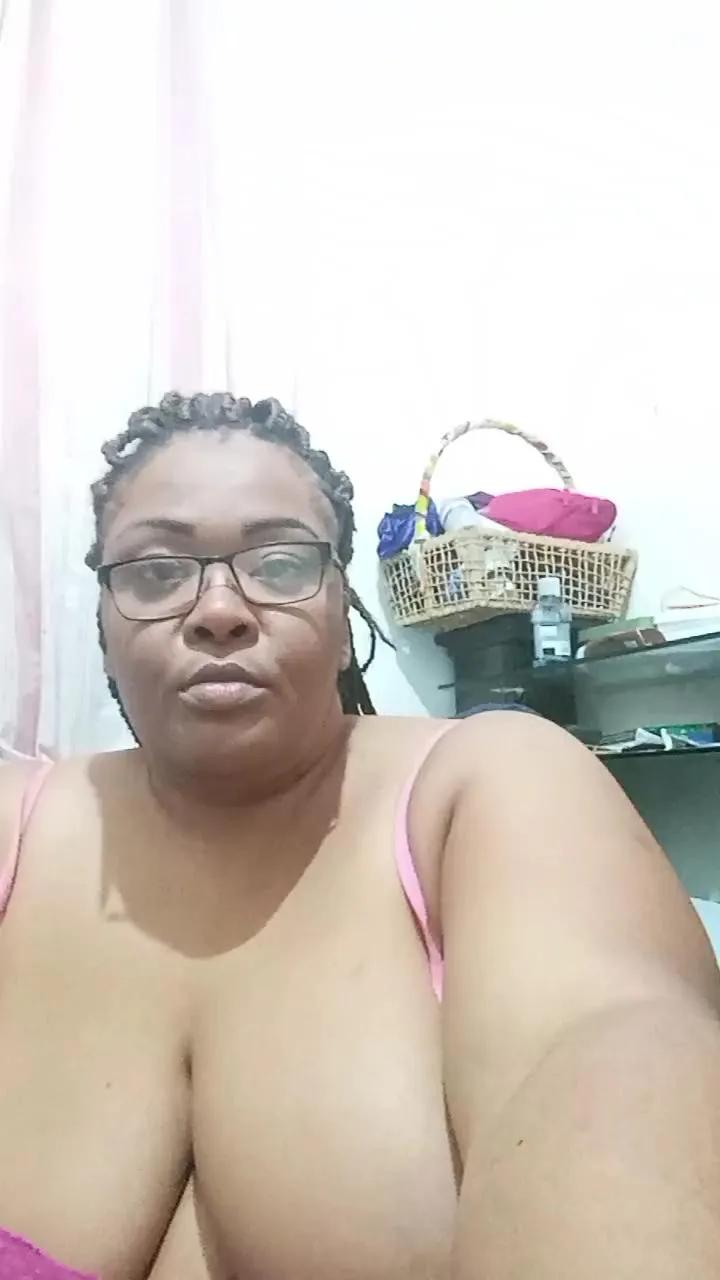 Lilith826 on Cam4 