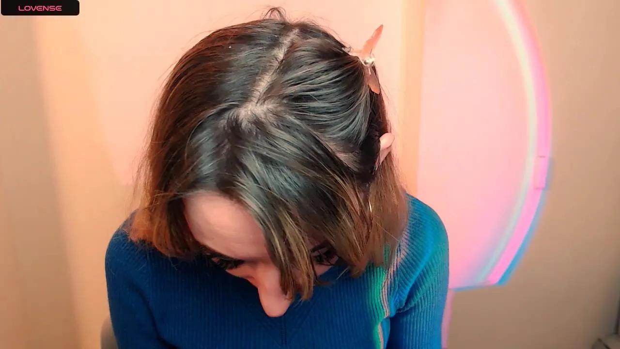 Cam4 LillyBluee  is Freechat  LillyBluee —  #cute #ass #spanking #feet