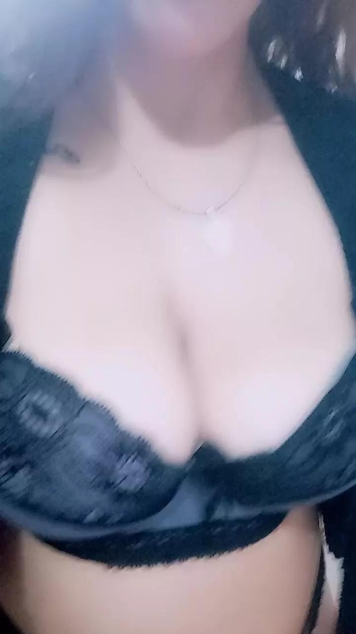 Lily_love1993 on Cam4 