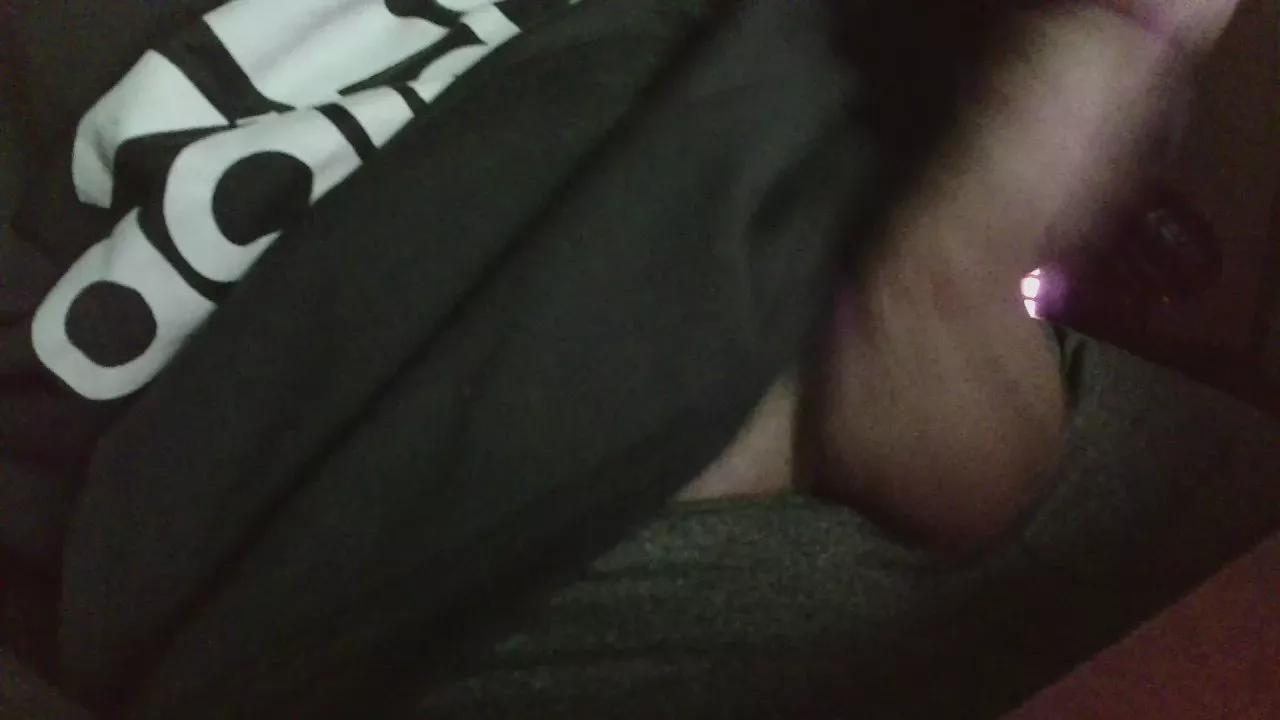 Linndee on Cam4 