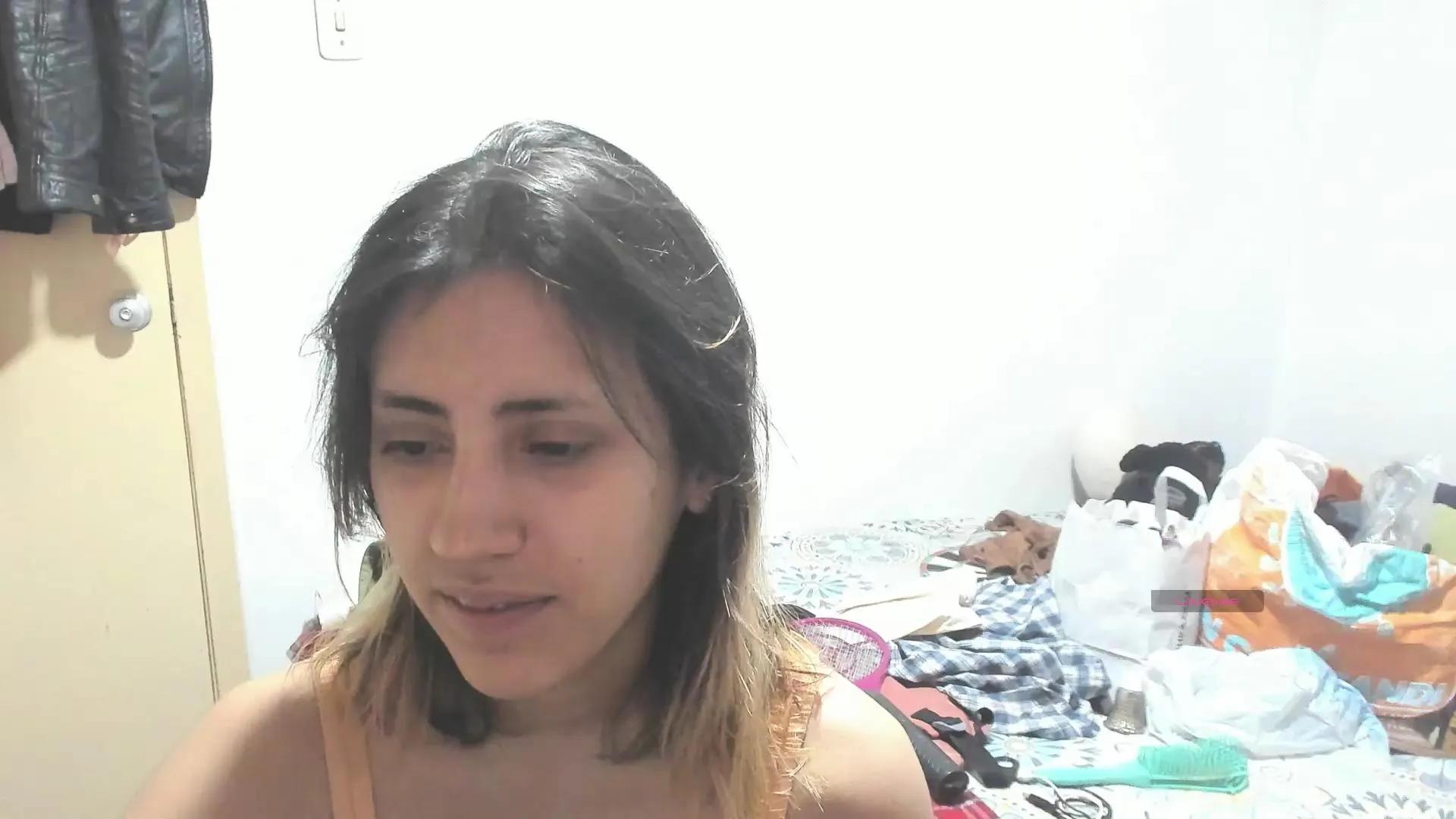 Offline Linnie_doll on Cam4