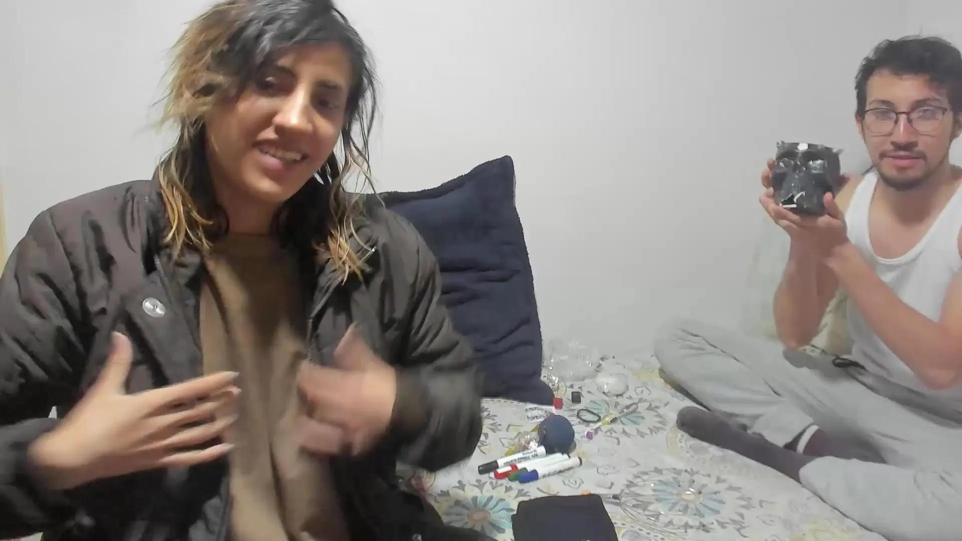 Offline Linnie_doll on Cam4