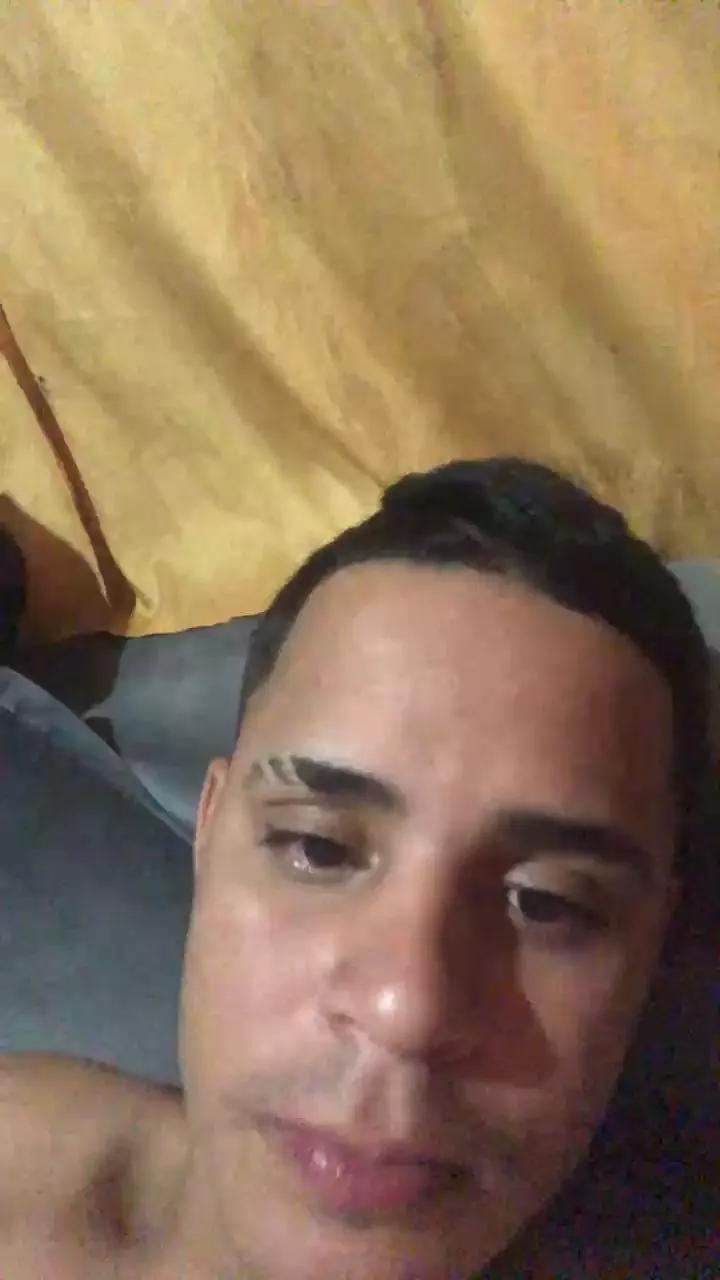 Lipinh0 on Cam4 
