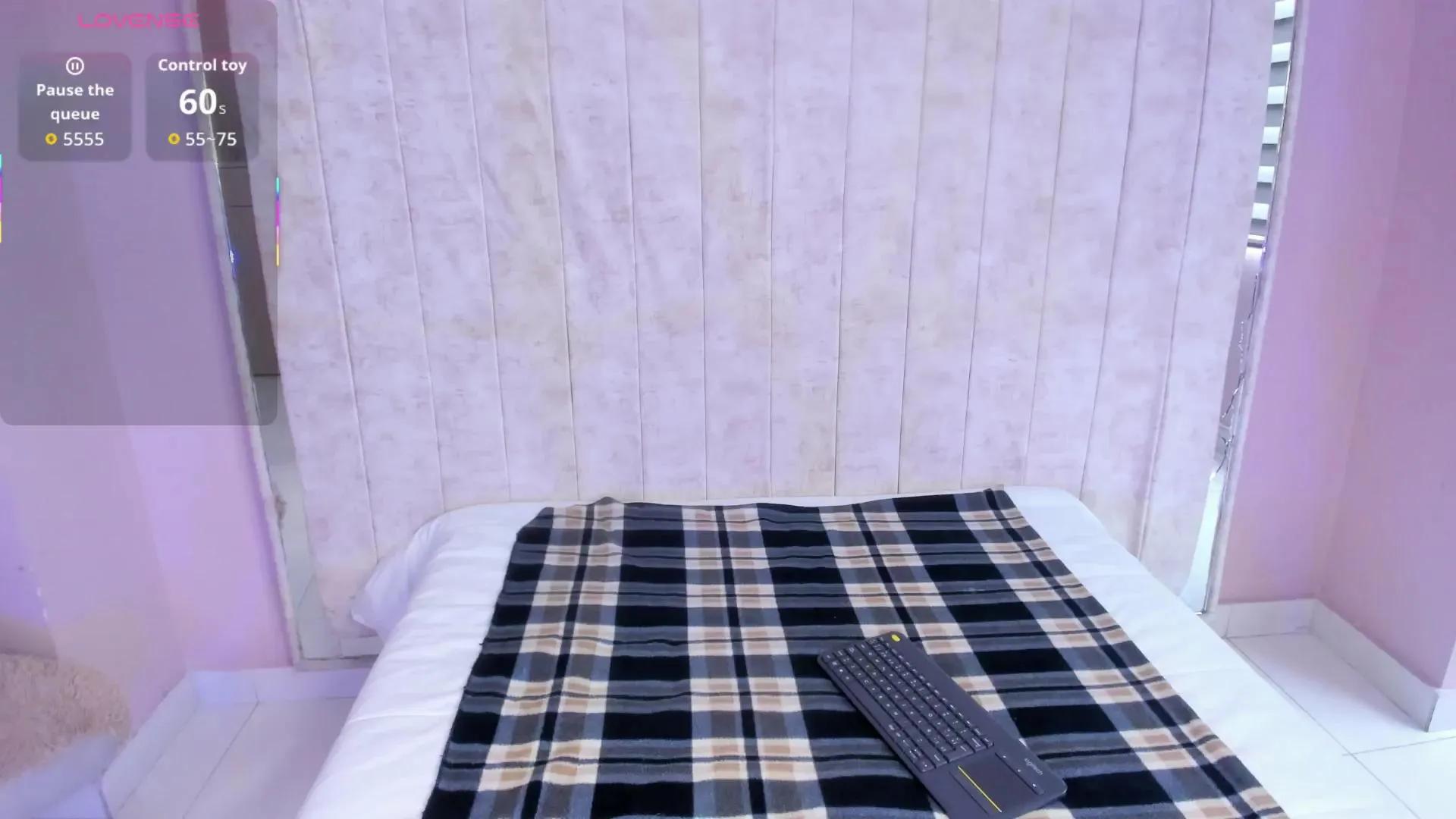 LisaPreggycharm —  #armpits #masturbation #C2C #squirt #deepthroat #cute #blowjob