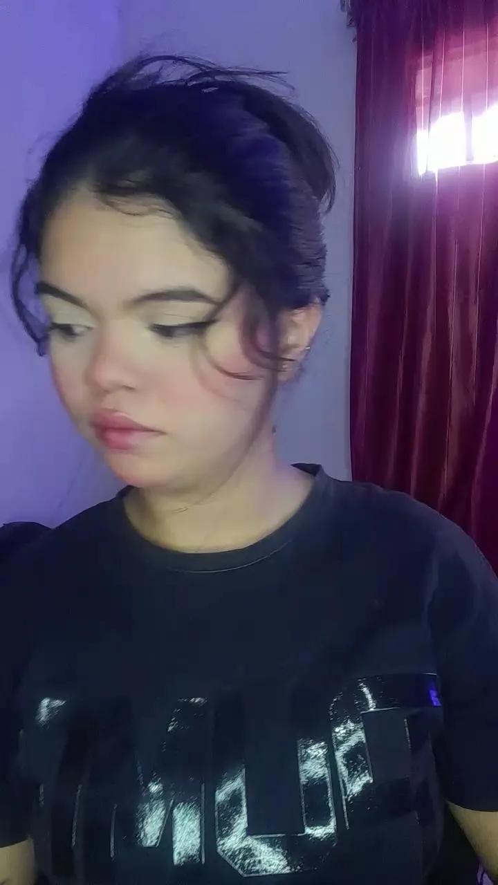 LittleAkari on Cam4 