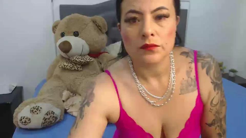 lizha_milf on Cam4 