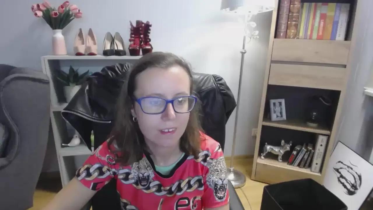 Lizzy_Femme on Cam4 