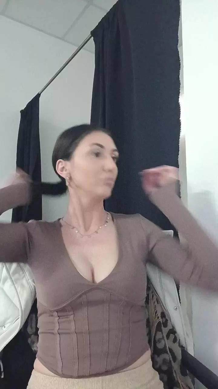 Lola05love on Cam4 