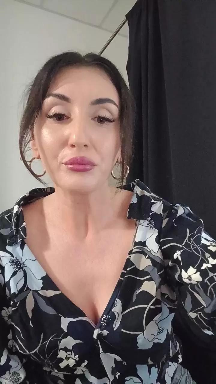 Lola05love on Cam4 