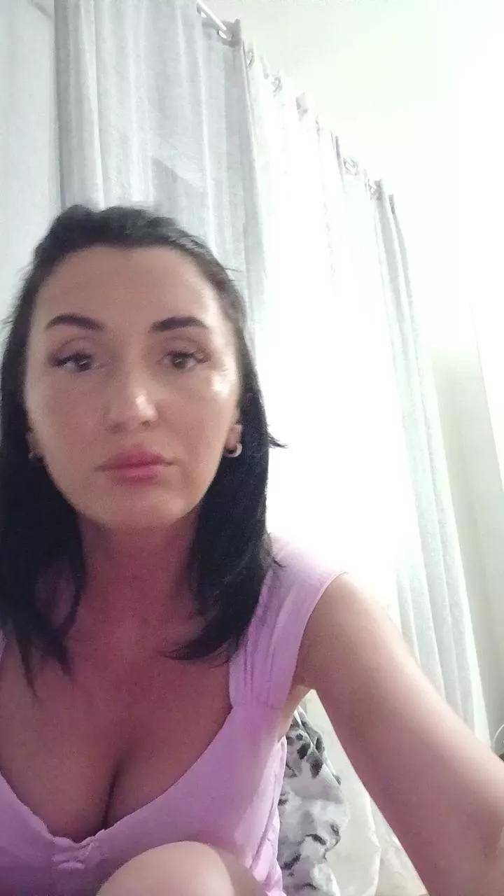 Lola05love on Cam4 