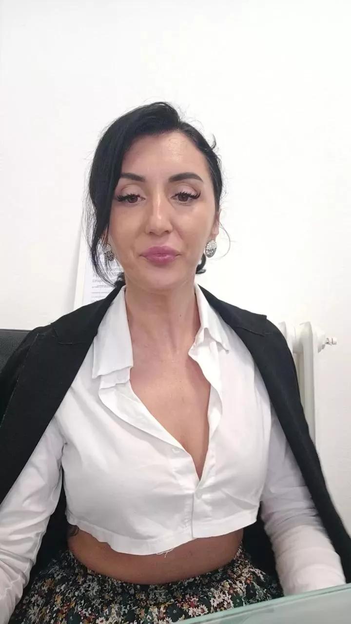 Lola05love on Cam4 