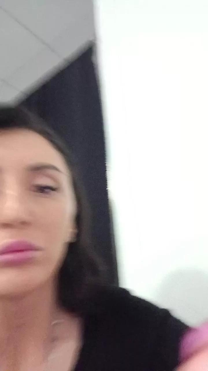Lola05love on Cam4 