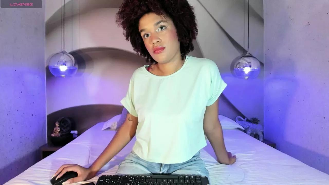 LolaDupont on Cam4 