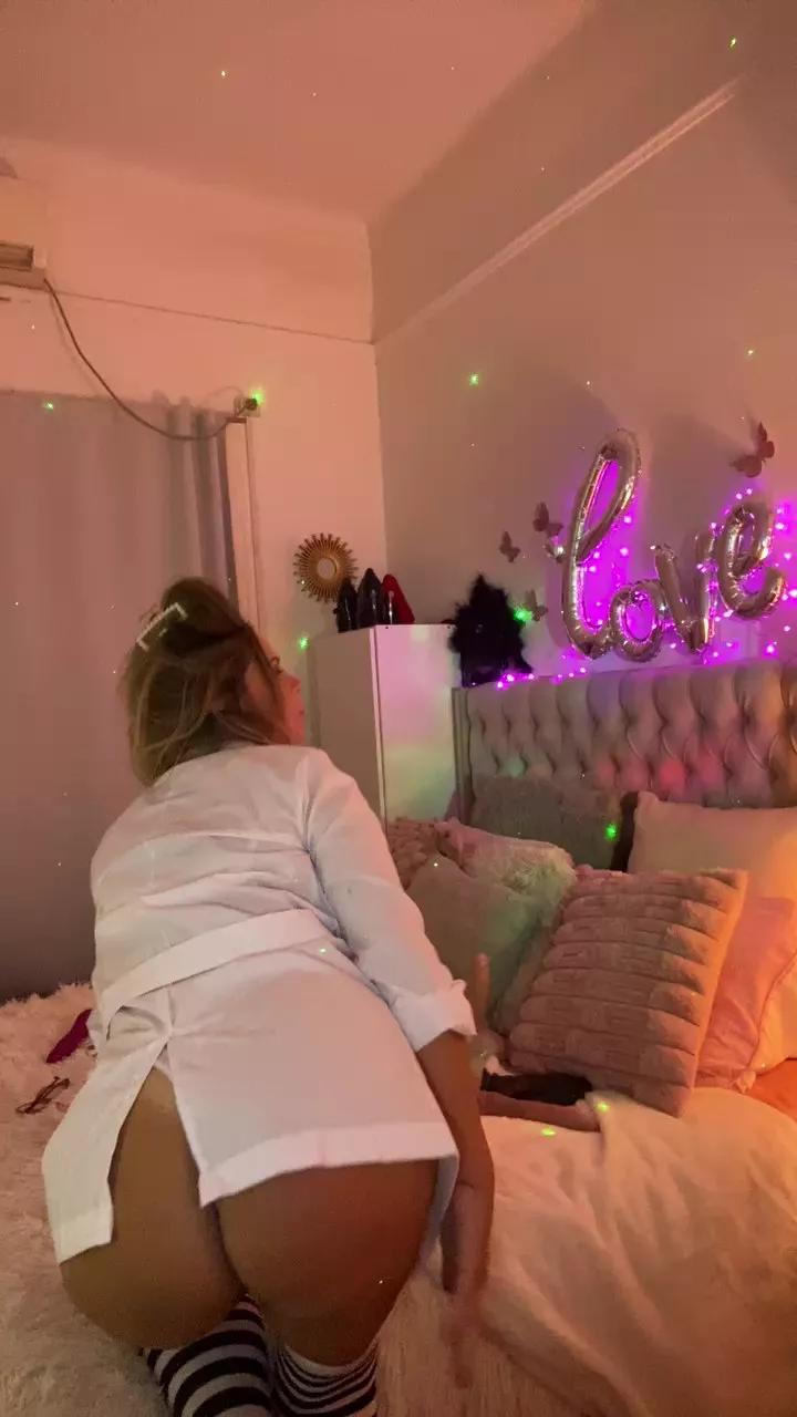 Lolavalecuatro on Cam4 